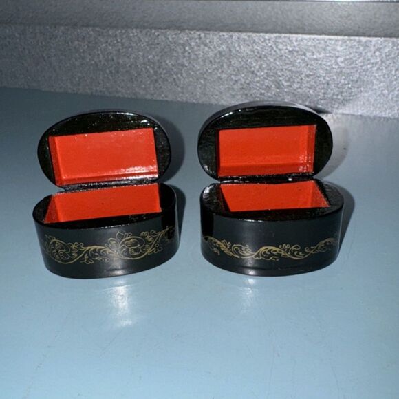 2 VTG Russian Lacquer Boxes - Hand Painted, Signed by Artist, Collectible - Picture 4 of 11